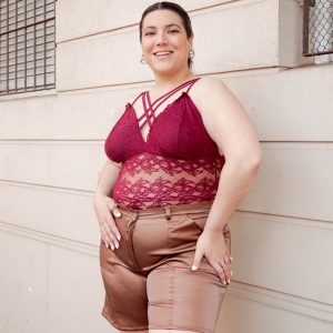 short engomado bronce